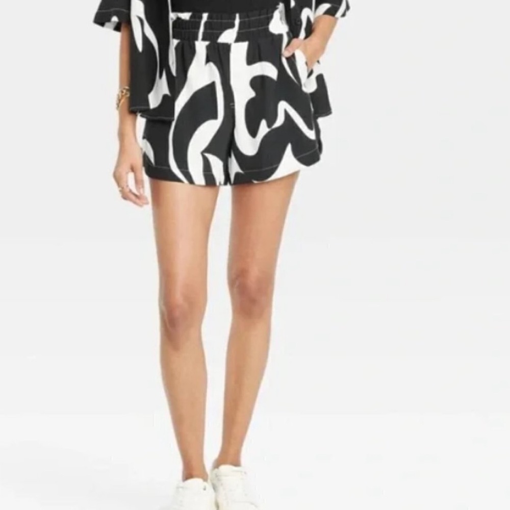 A New Day Black and White Pull On Crepe Patterned Shorts
